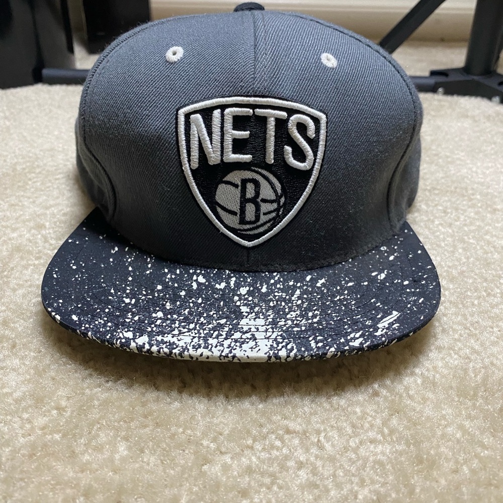 Mitchell & Ness Gray and Black Nets Hat